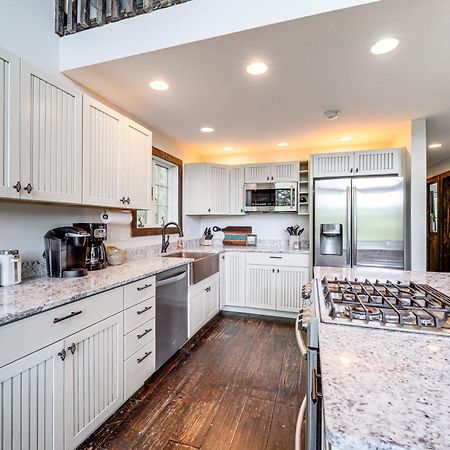 Warrensville Luxe Appalachian Mountain Cabin With Hot Tub, Views מראה חיצוני תמונה