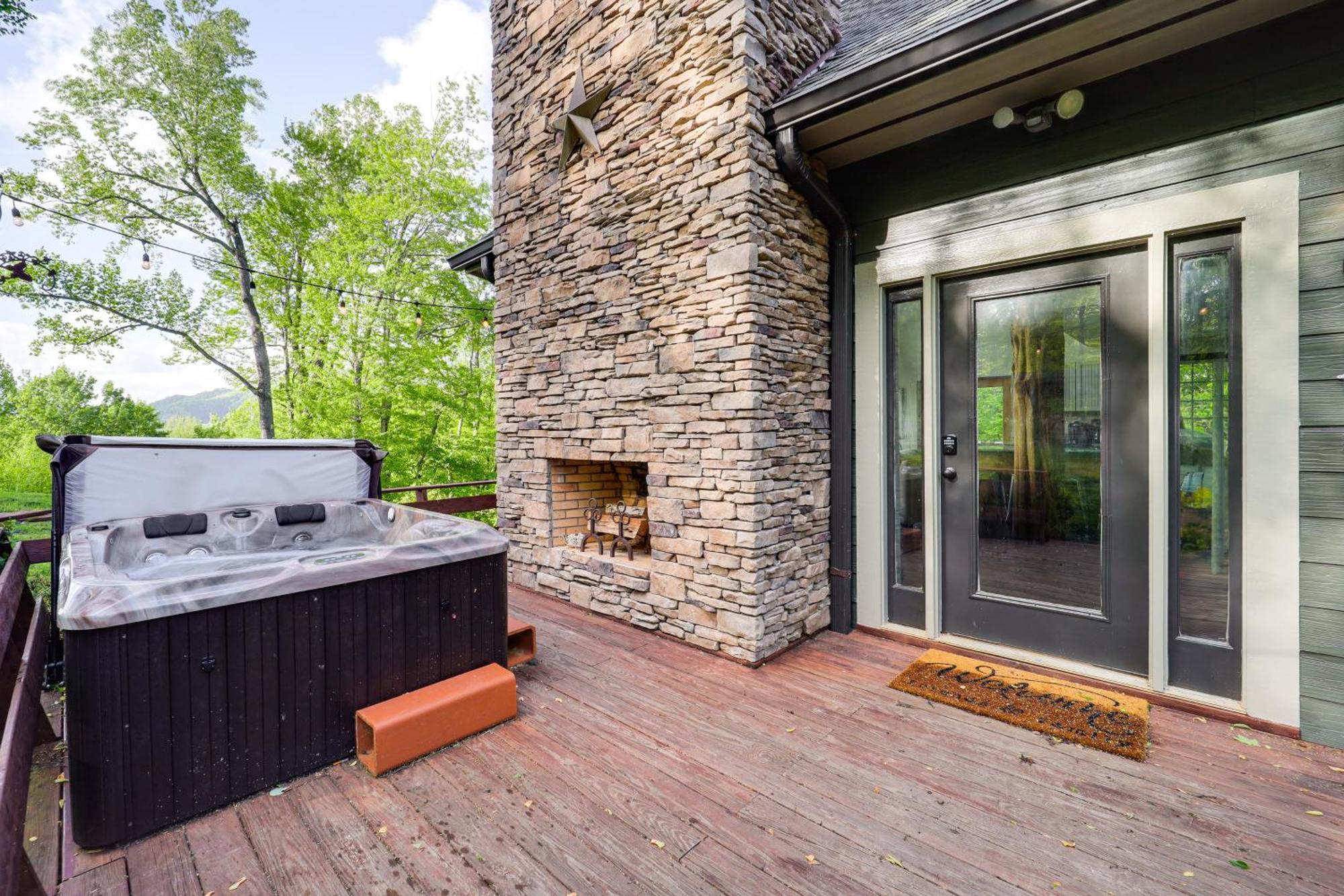 Warrensville Luxe Appalachian Mountain Cabin With Hot Tub, Views מראה חיצוני תמונה