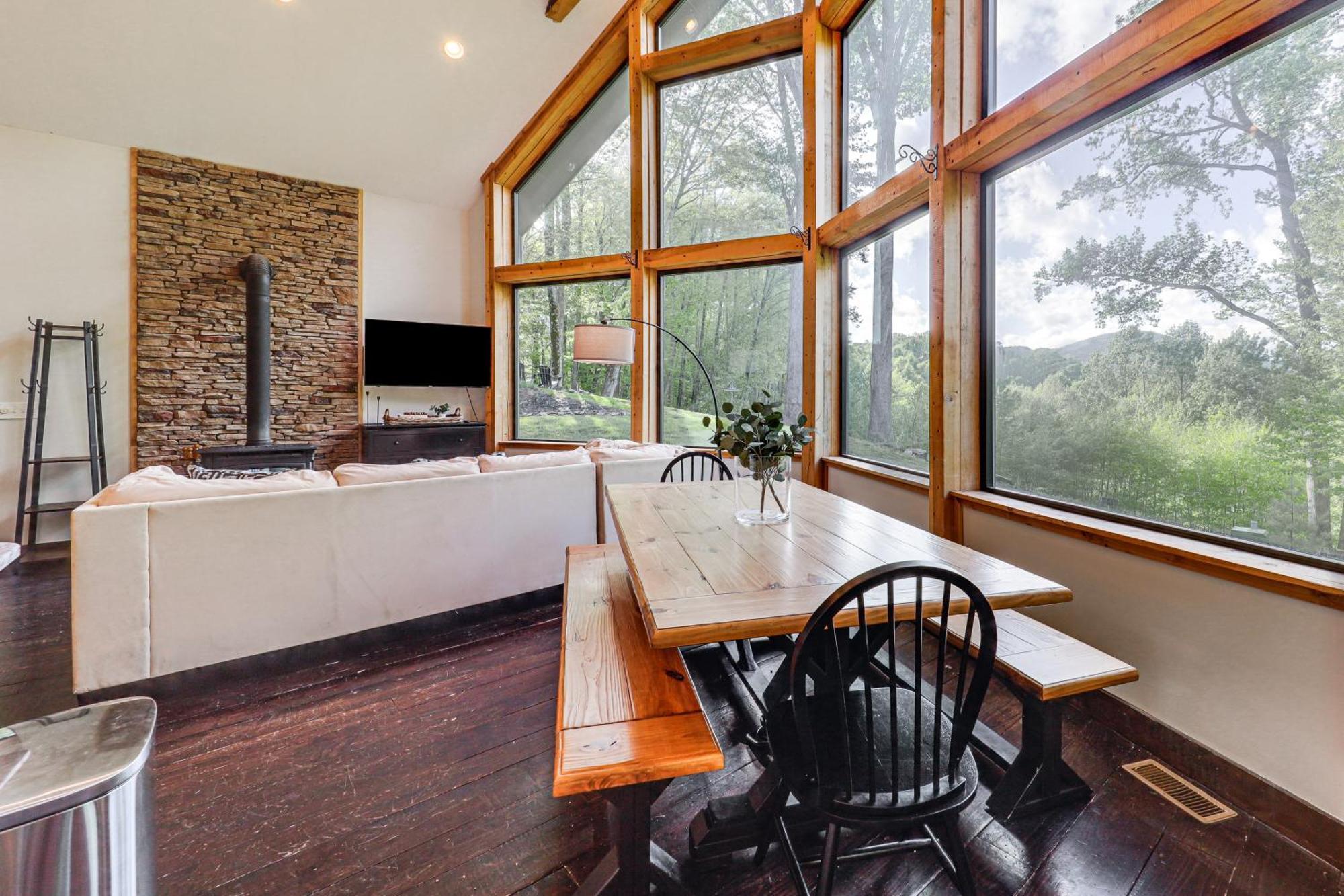 Warrensville Luxe Appalachian Mountain Cabin With Hot Tub, Views מראה חיצוני תמונה