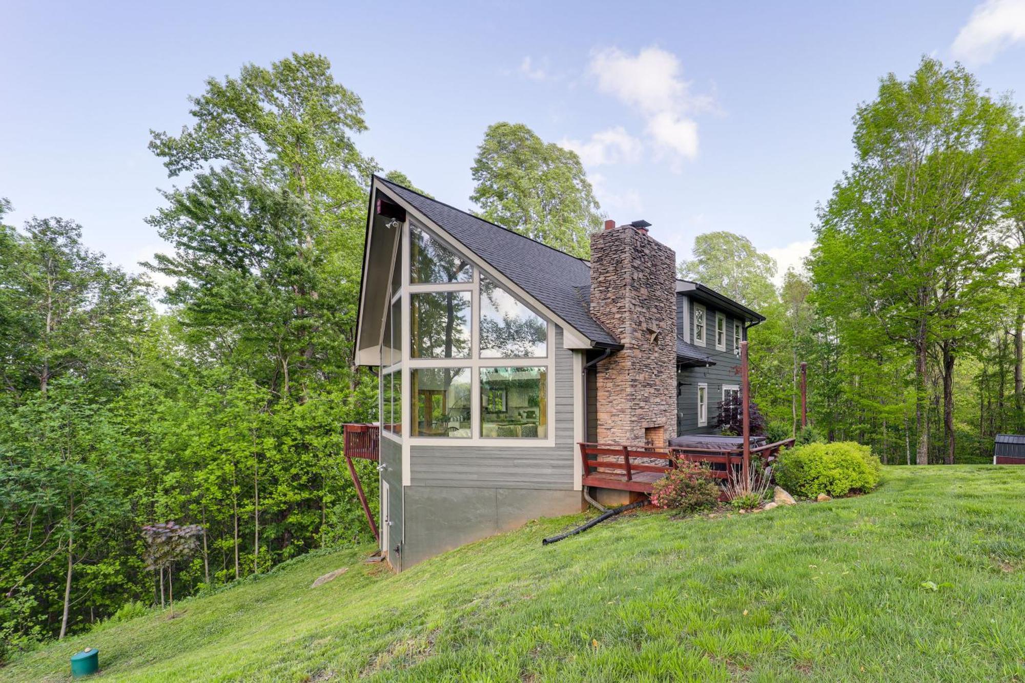 Warrensville Luxe Appalachian Mountain Cabin With Hot Tub, Views מראה חיצוני תמונה
